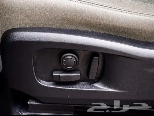 لاند روفر ديفيندر Land Rover Defender 110 SUV موديل 2023 22