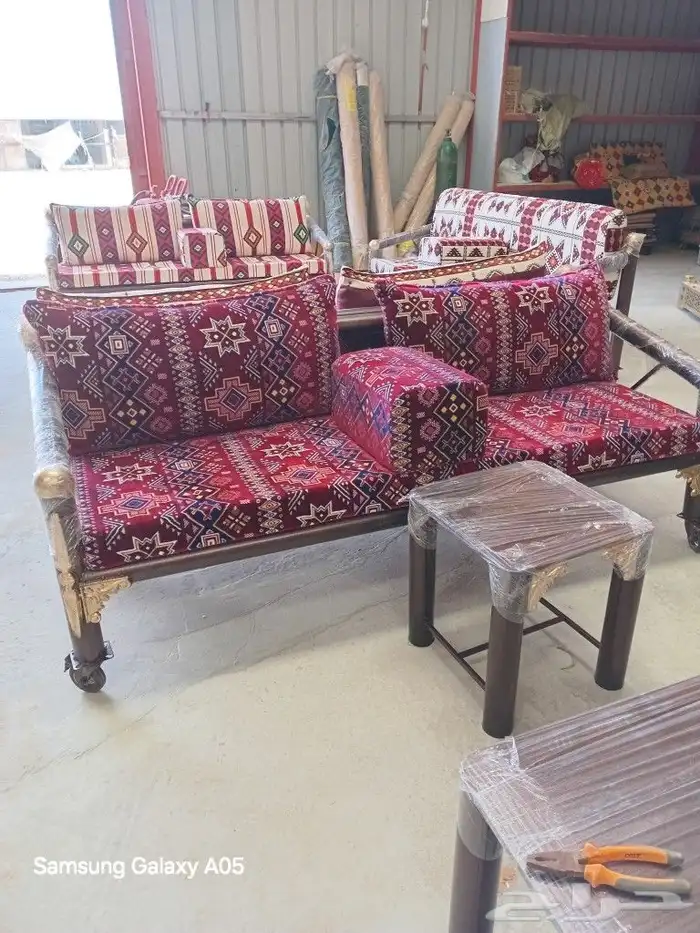 كراسي وطاولات 5