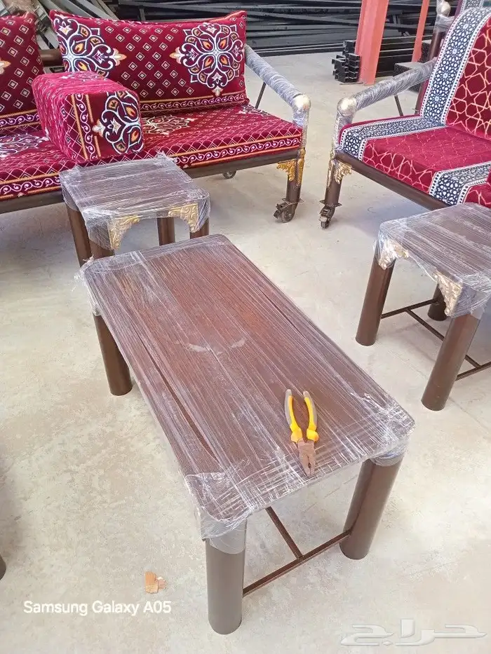 كراسي وطاولات 9