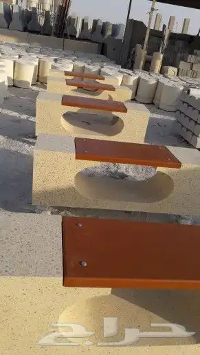 حواجز خرسانيه وقواعد اعمده ومناهل ومستلزمات حدائق 24