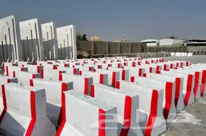 حواجز خرسانيه وقواعد اعمده ومناهل ومستلزمات حدائق 1