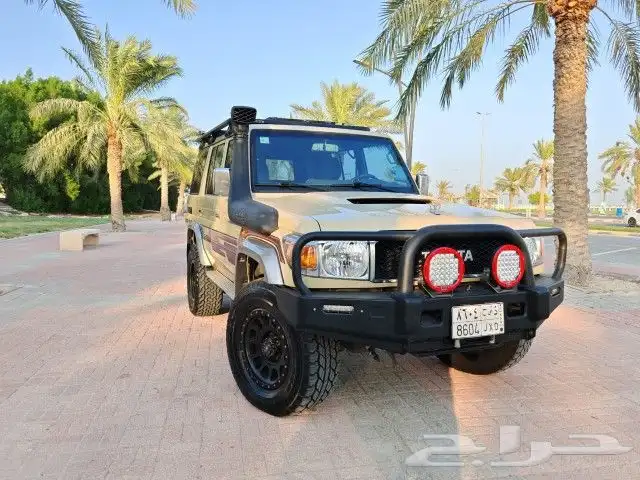 جيب مقفص Lc76 بيج 4 أبواب 8 سلندر ديزل تيربو 1