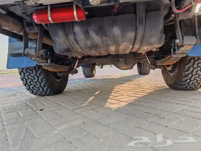 جيب مقفص Lc76 بيج 4 أبواب 8 سلندر ديزل تيربو 35