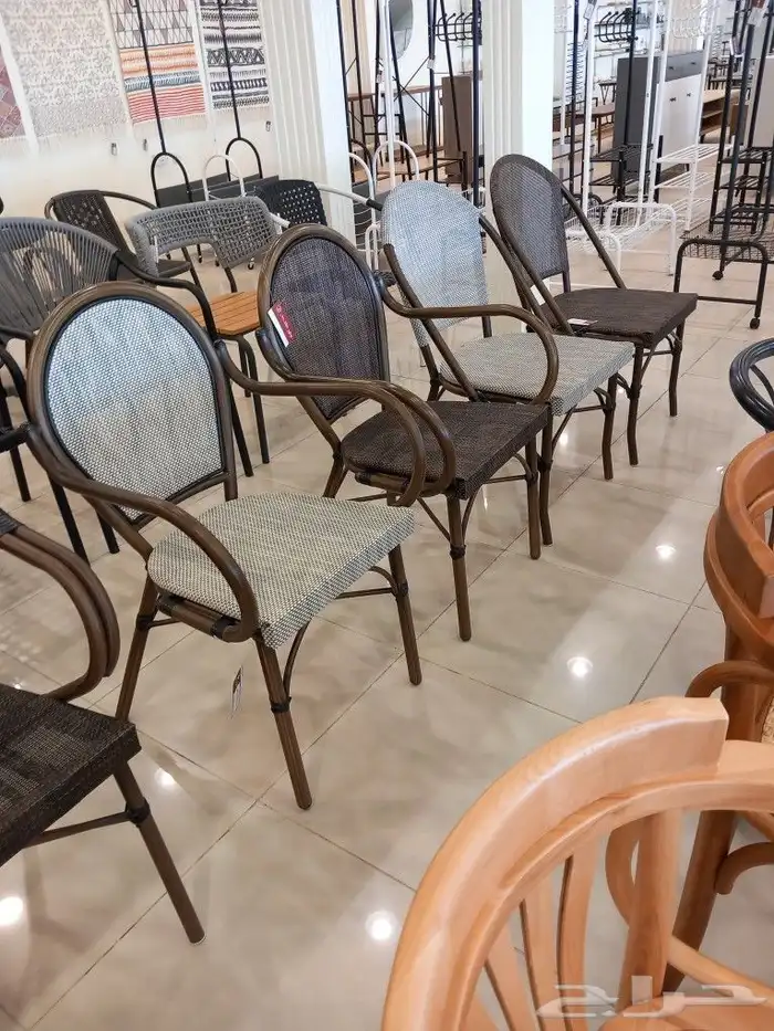طاولات وكراسي خارجيه أشكال جديده 5