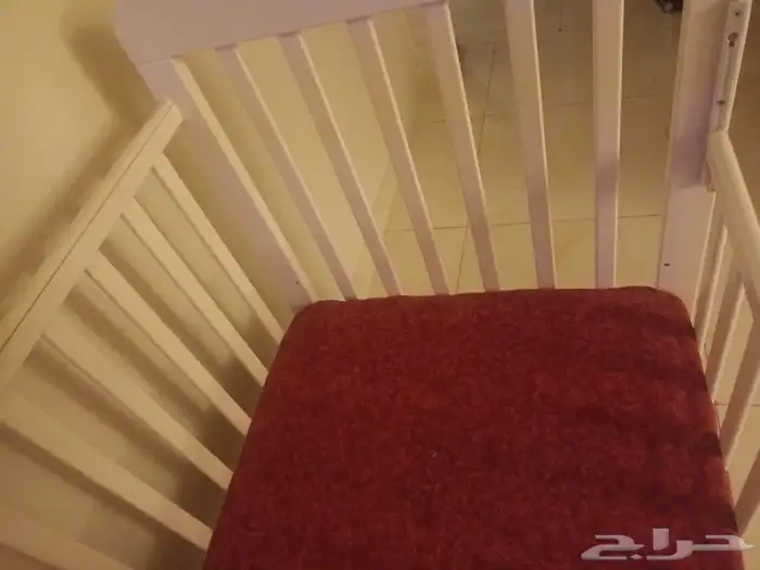 سرير اطفال خشب بعجلات بمرتبة 1