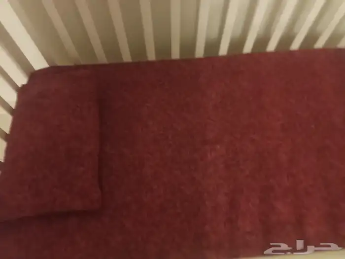 سرير اطفال خشب بعجلات بمرتبة 3