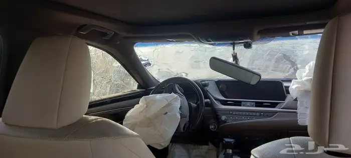قطع غيار لكزس ES 2020 14