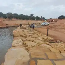مباني تراث من طين واحجر واسقف من خشب الاثل وجريد نخيل وتليوس 4