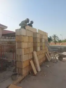 مباني تراث من طين واحجر واسقف من خشب الاثل وجريد نخيل وتليوس 0