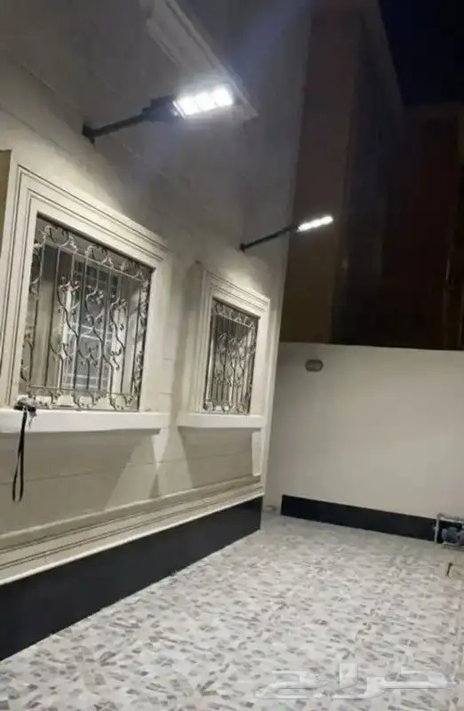 كشاف عمود يعمل بالطاقه الشمسيه 1800واط 3