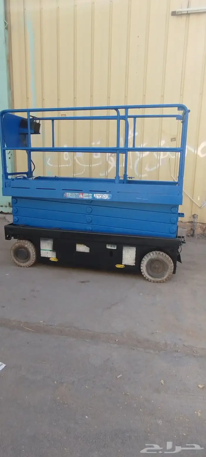 سيزر لفت كهرباء 2014 ارتفاع 8 متر عرض 80 سنتيمتر 1