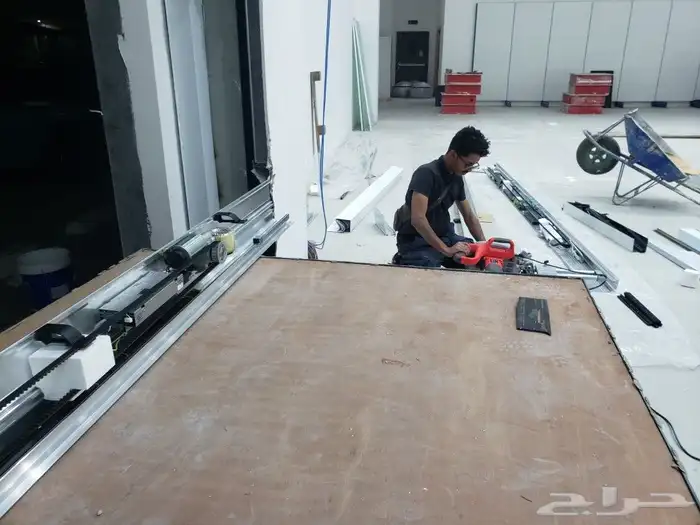 ابو عمر للزجاج والسكوريت 8