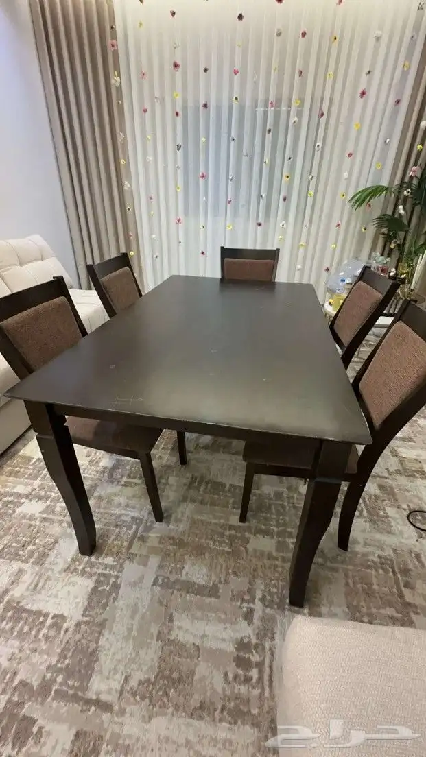 طاولة من ايكيا متر في مترين   خمسة كراسي 1