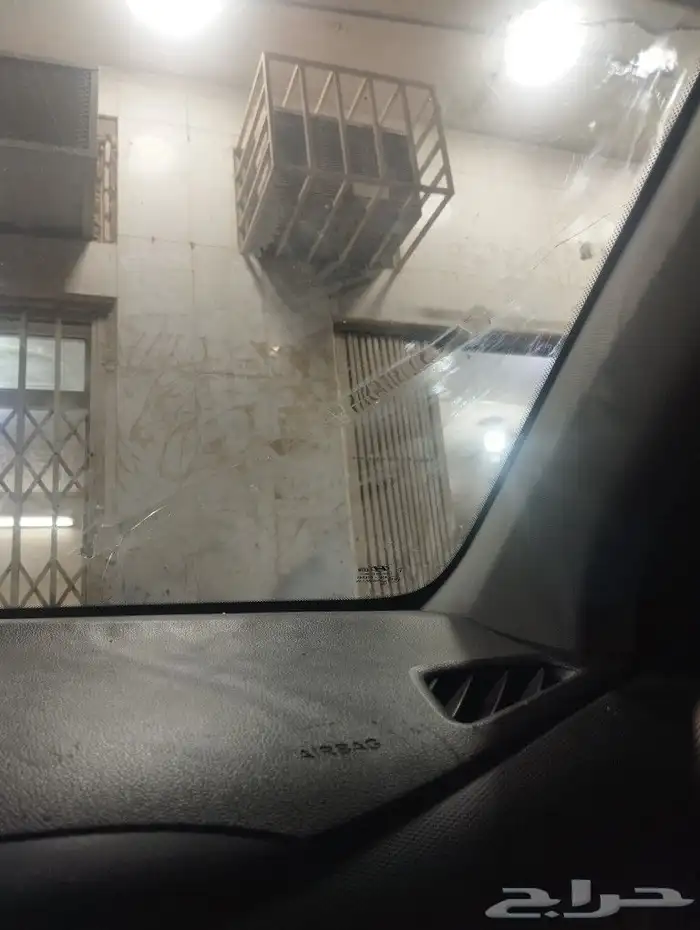 اصلاح كسور الزجاج الامامي لجميع انواع السيارات اتصل نصل 2