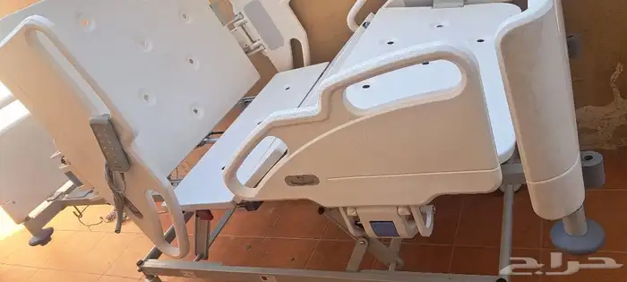 سرير طبي كهربائي 10حركات معا المرتبه 0