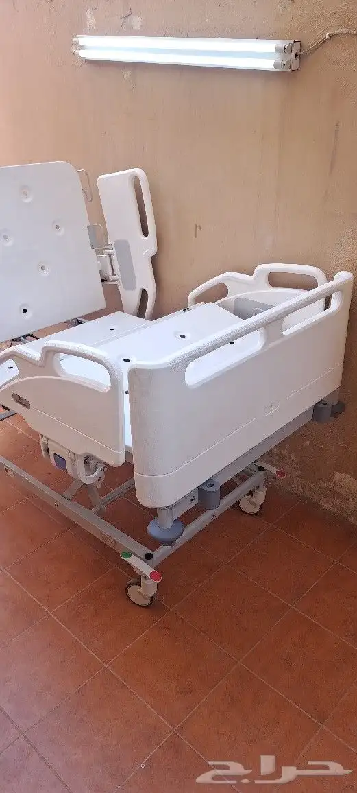 سرير طبي كهربائي 10حركات معا المرتبه 1