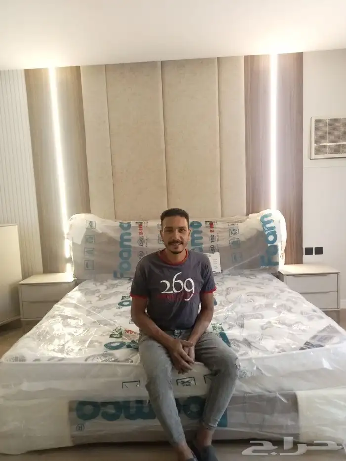 كهربائي منازل ومحلات تجارية وكل أعمل الصيانه ولديه سيارة 7