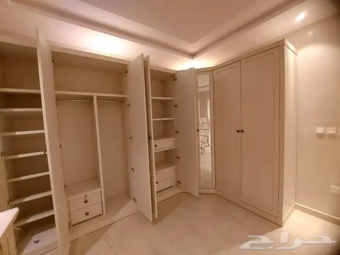 معلم دهان ابواب وتجديدغرف النوم وجدران يبد سعر الباب 150ريال 3