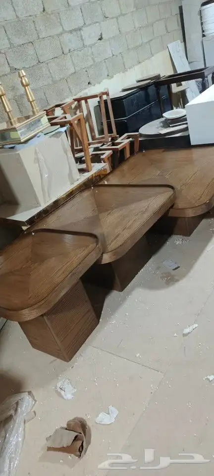 تحف  مداخل  رفوف  لوحات  صندوق  طاولة_بلازمة  طاولات  تحف_و 1