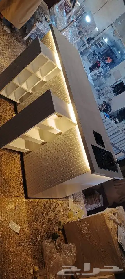 تحف  مداخل  رفوف  لوحات  صندوق  طاولة_بلازمة  طاولات  تحف_و 8