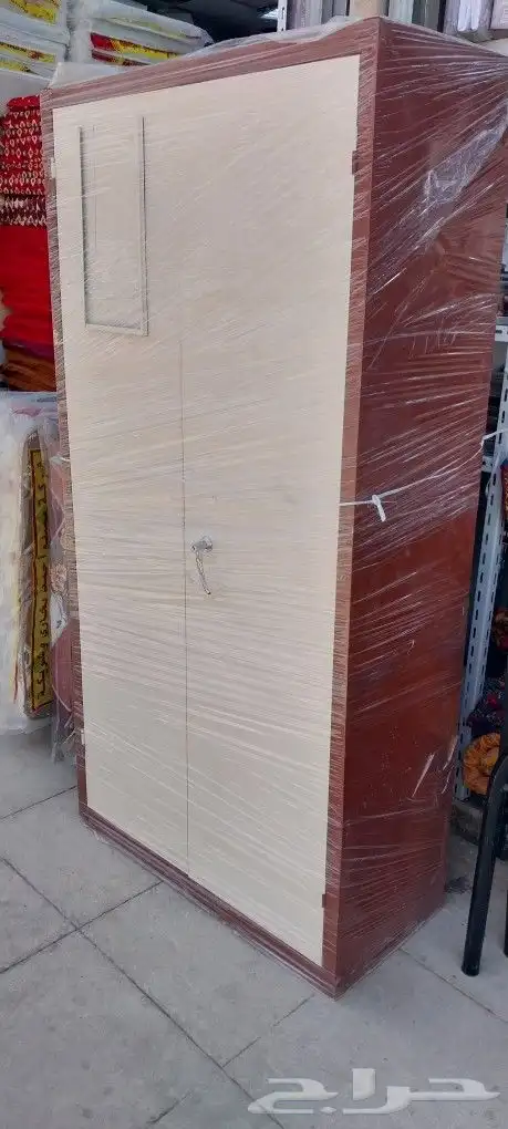 يوجد. لدينا جميع انواع السراير والمراتب والدواليب الحديد وال 4