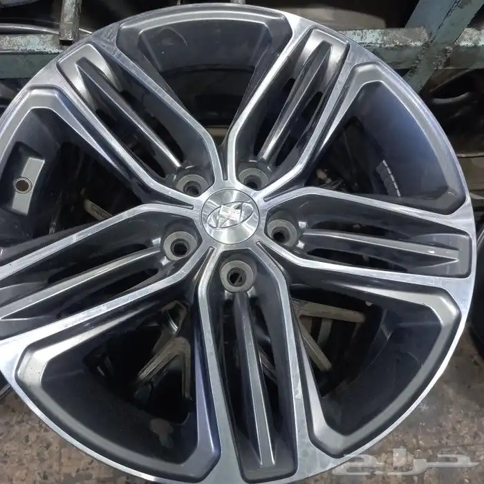 جنوط ازيرا موديل2018 مقاس18 اصلي وكالة 2