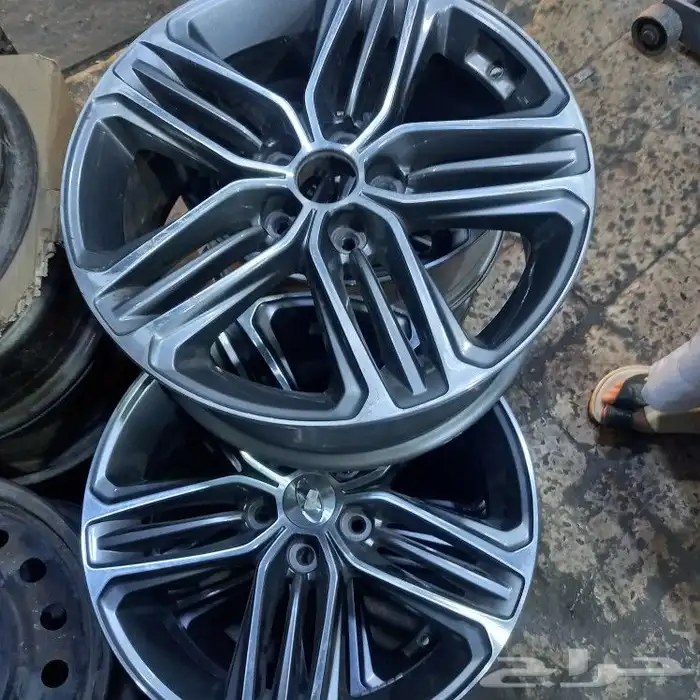 جنوط ازيرا موديل2018 مقاس18 اصلي وكالة 3