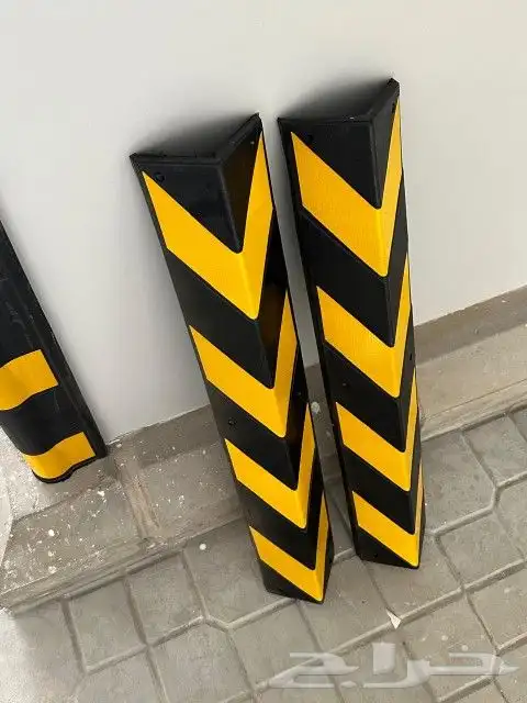 واقي زوايا مطاطي   حماية زوايا وجدران مواقف السيارات 0