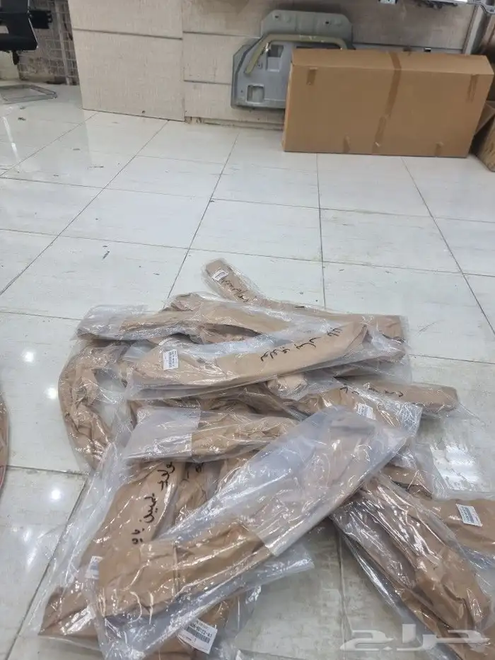 صقور المملكه يوجد لدينا جميع قطع الوكاله جيب لاندكروزر 2