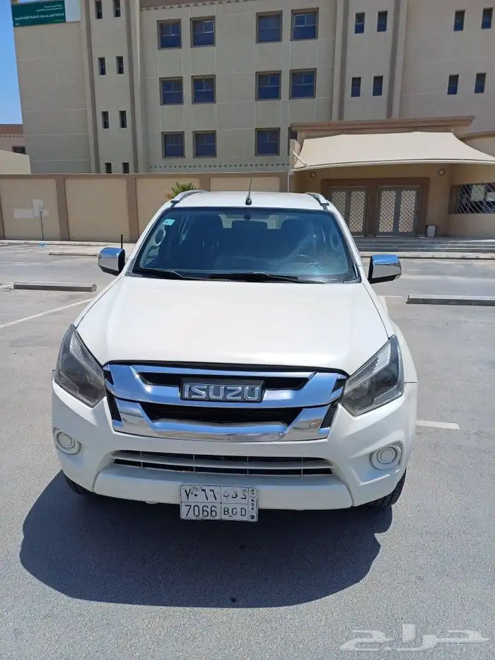 جيب ايسوزوا ام يو اكس ديزل موديل 2019 بدون دبل الحد 50الف 17