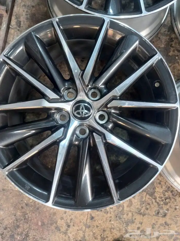 جنوط كامري هايبرد موديل 2024 مقاس18 اصلية 5