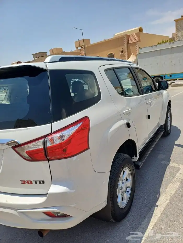 جيب ايسوزوا ام يو اكس ديزل موديل 2019 بدون دبل الحد 50الف 15