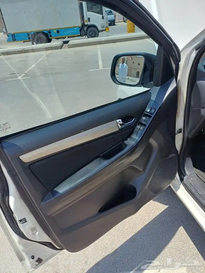 جيب ايسوزوا ام يو اكس ديزل موديل 2019 بدون دبل الحد 50الف 7