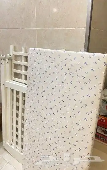 سرير أطفال ابيض ب 50 ريال 3