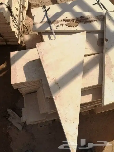 عدد 40 طبلية حجر مثلث فاخر للبيع المقاسات في الصور المرفقة. 6