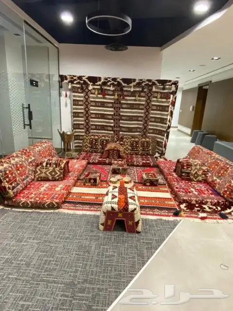 تأجير مدخل طاولات وكراسي 2