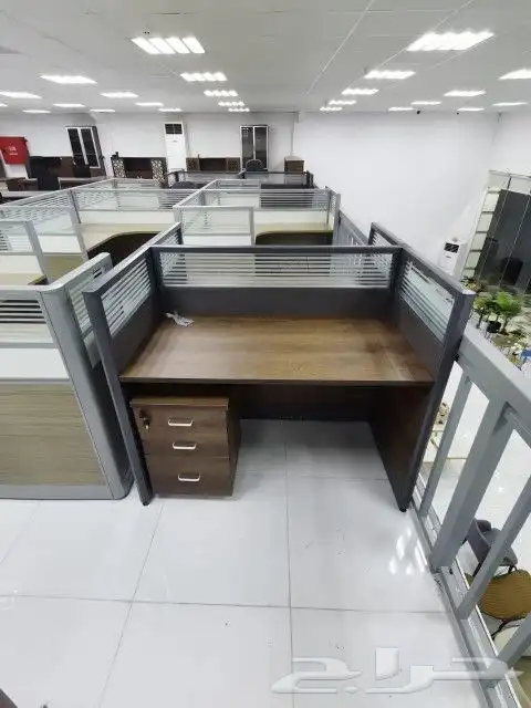 مكاتب كراسي و دواليب 21