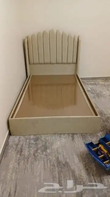 يوجد لدينا جميع انواع السراير الخشب والحديد والمراتب 5