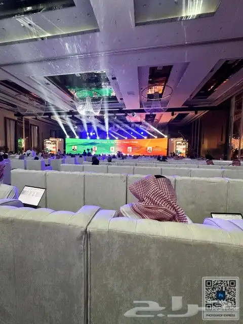 شاشات led وإضاءات موفينج هيد بيم 1