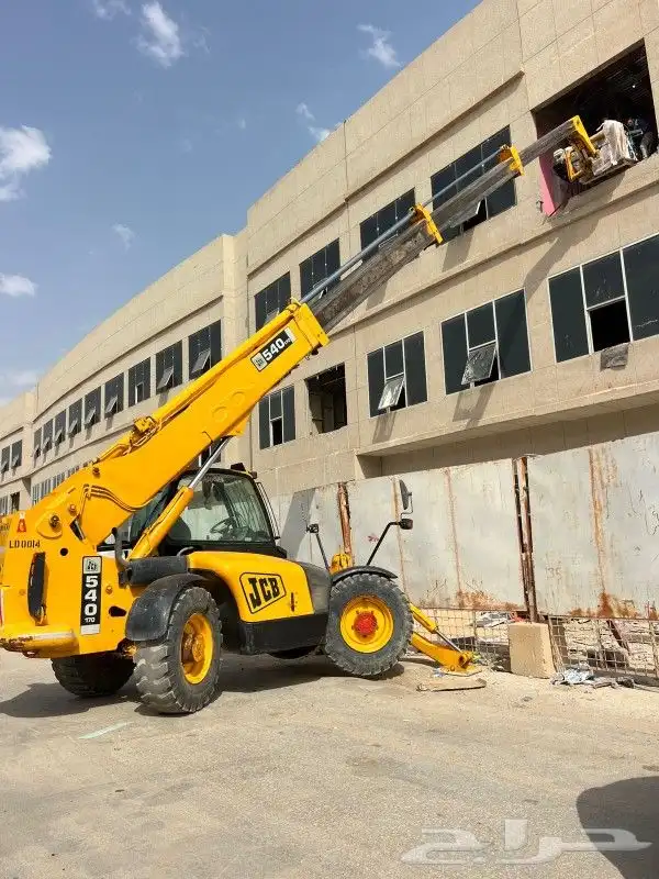 بوم تراك. رافعات شوكية. رافعات مقصيه. معدات ثقيلة للإيجار 1