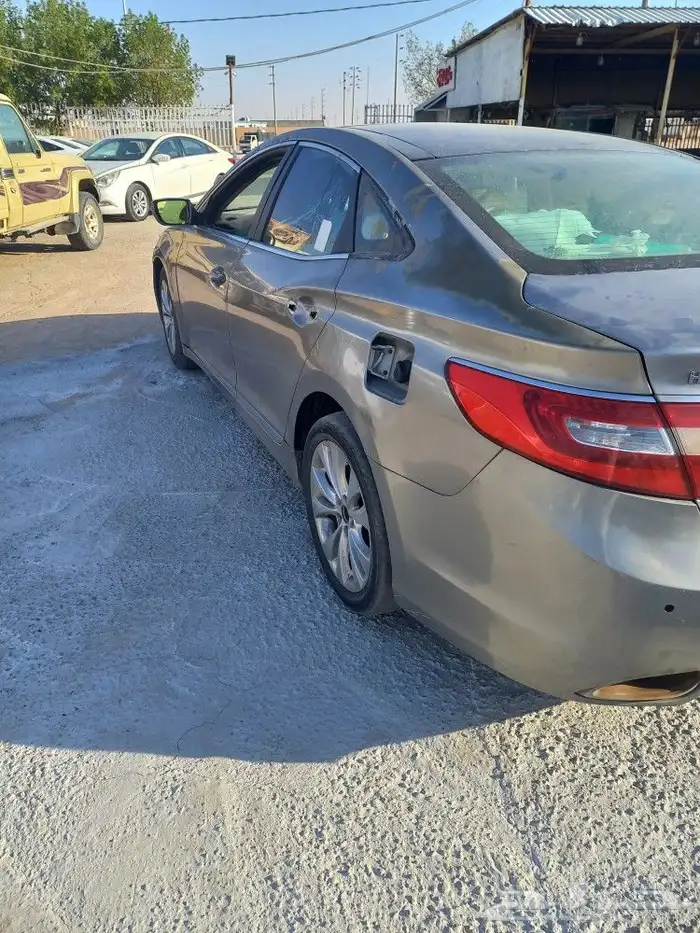 بيع قطع غيار ازيرا 2012 6