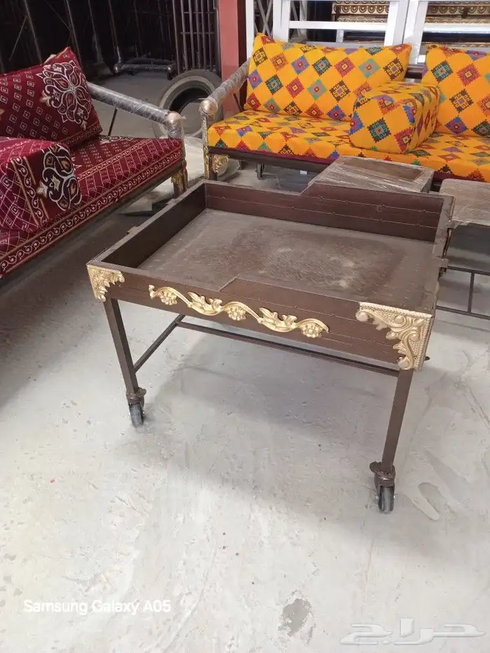 طاولات وكراسي 14