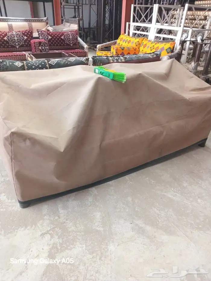 طاولات وكراسي 16