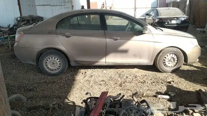 للبيع قطع غيار فقط جيلي 2012 5