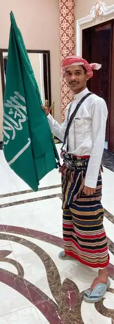 فرقه جيزان لرقص الجيزاني وازلاف الشعبية 7