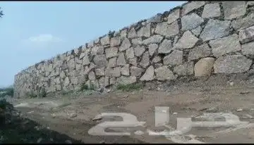 يوجد لدينا بوكلين لبنا الحجر واربراب وقص الاراضي 0