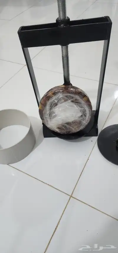 مكبس تمر يدوي 3