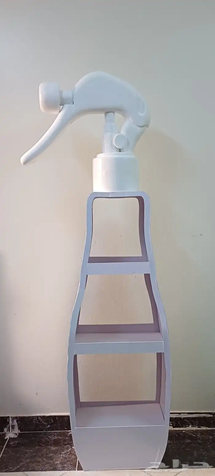 رسام ونحات وفنان تشكيلي 9