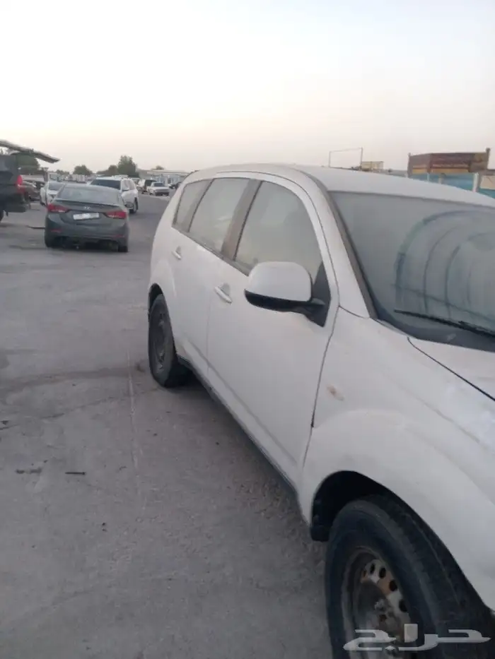 متسيبوشي اوتلاندر 2008 تشليح قطع غيار فقط 3