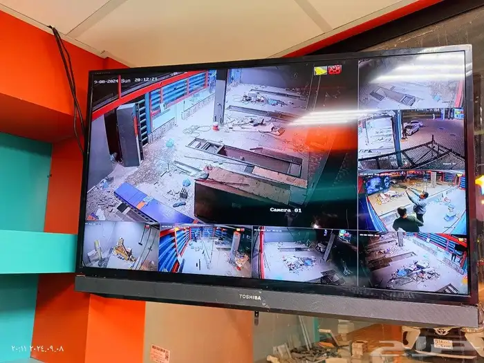 كاميرات مراقبة أي بي وانلوج وطاقه شمسيه 1